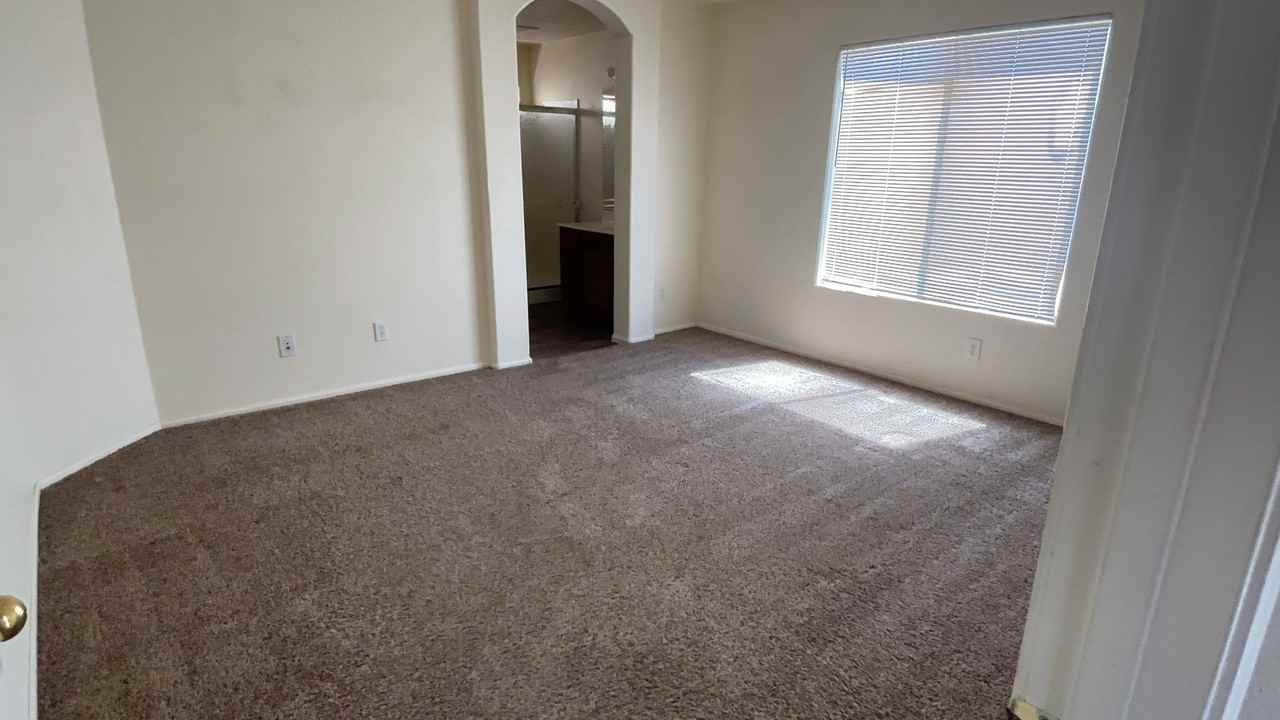 10967 W Sheridan St - Photo 6 of 28