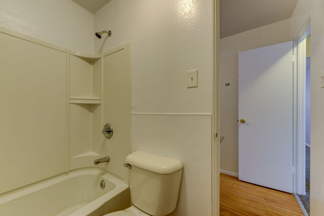 RENT SPECIALS! Spacious 2 bedroom close to Anschutz Medical School, SHOPPING and MORE! - Photo 7 of 26