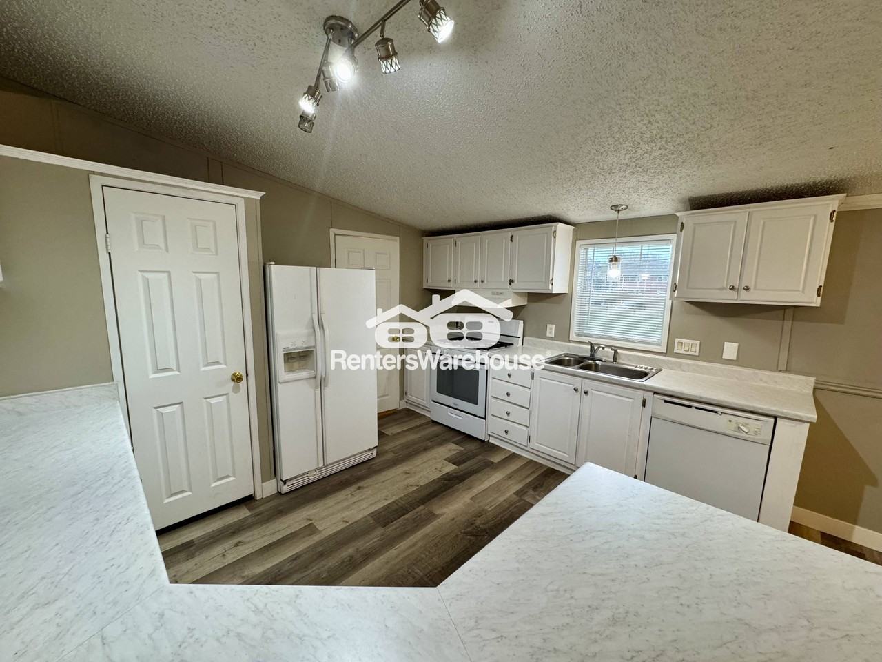 1771 Eaton St - Photo 2 of 26