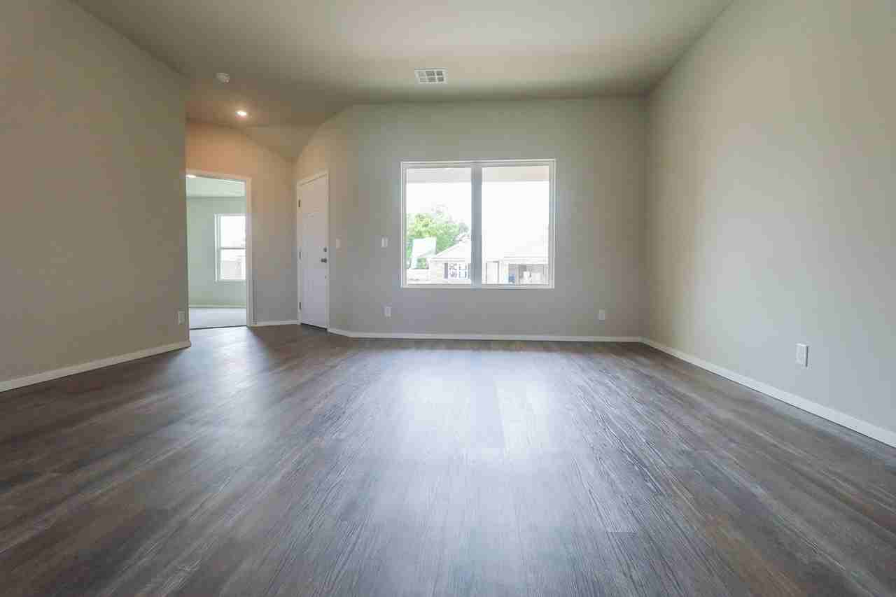 16429 S 85th East Ave - Photo 7 of 31