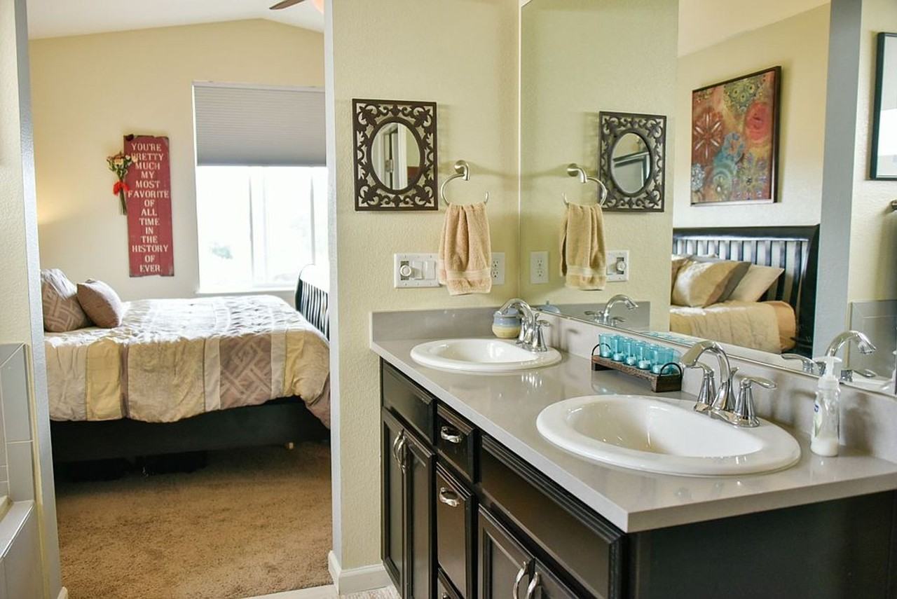 533 W 172nd Pl - Photo 6 of 17