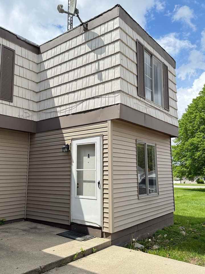 805 S Walnut St #A - Photo 2 of 10