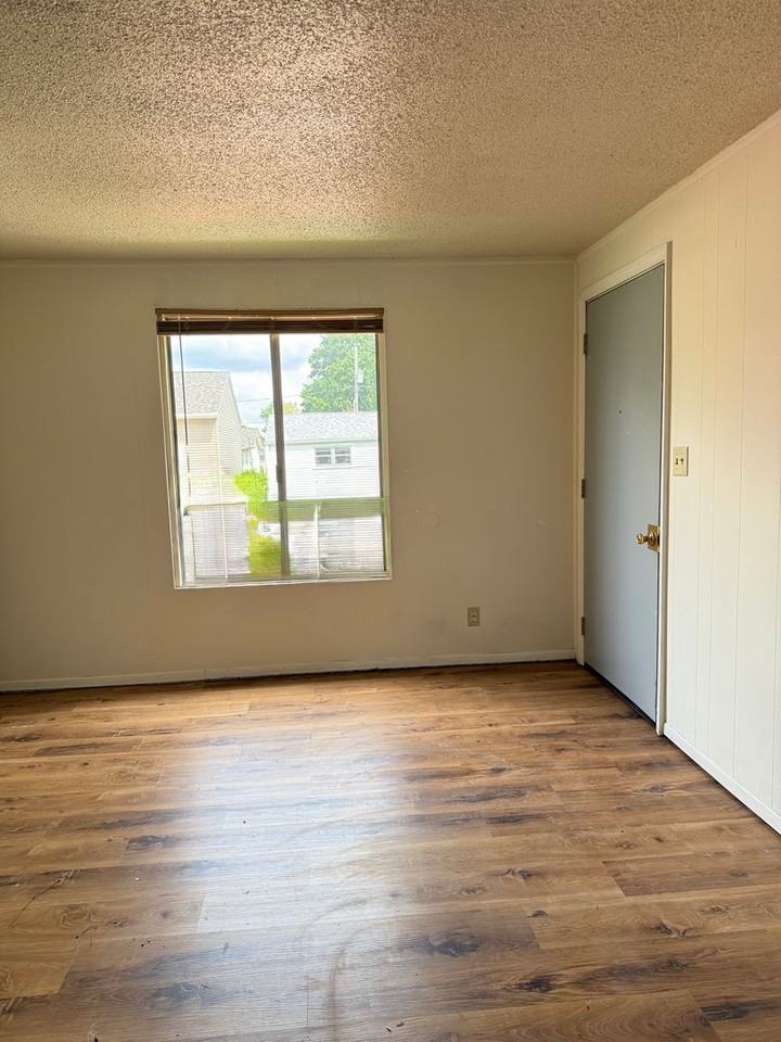 805 S Walnut St #A - Photo 4 of 10