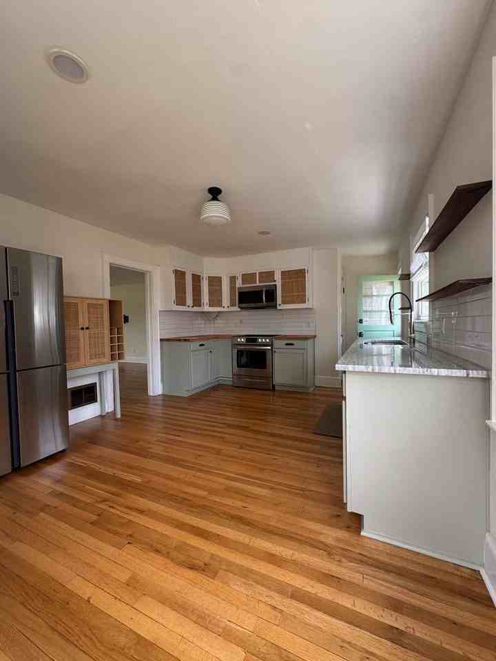 5120 Starkey Rd - Photo 6 of 24