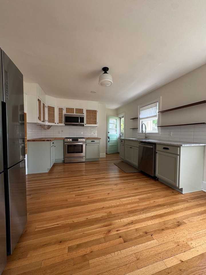 5120 Starkey Rd - Photo 7 of 24