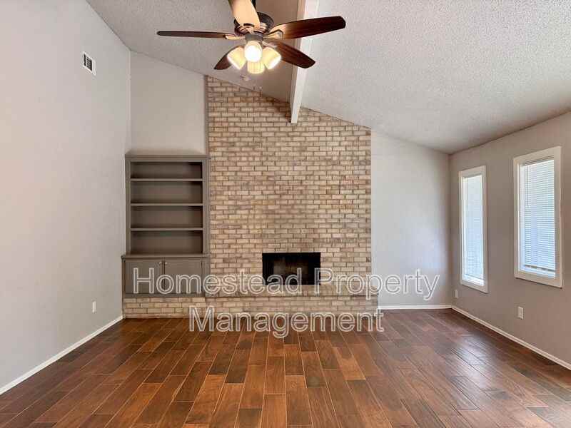 9005 N Shannon Ave - Photo 3 of 14