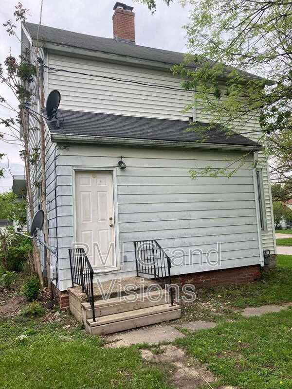 1202 S Illinois St - Photo 2 of 27