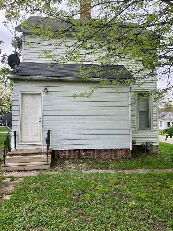 1202 S Illinois St - Photo 3 of 27