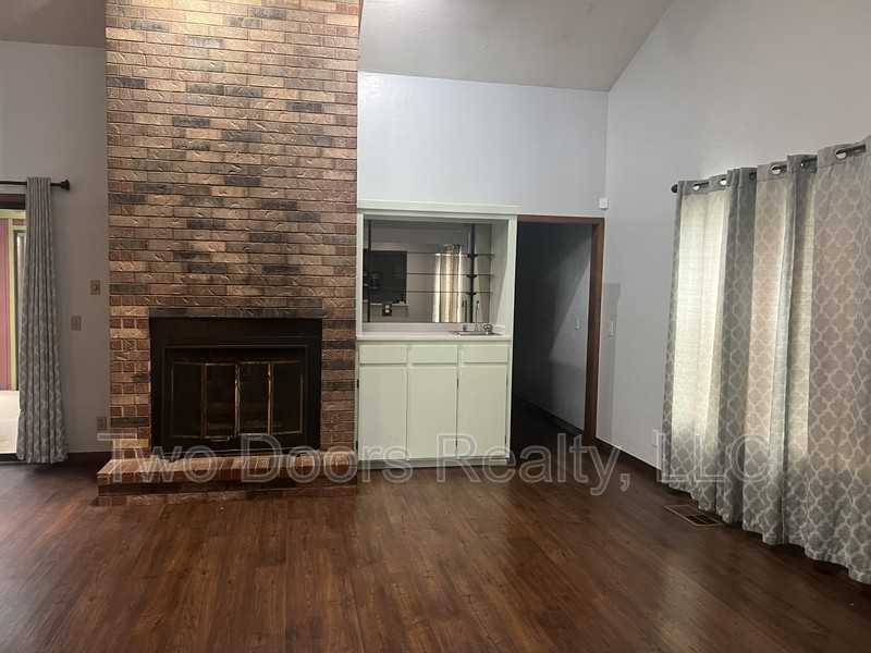 12214 Banyan Ln - Photo 2 of 19