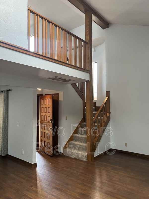 12214 Banyan Ln - Photo 3 of 19