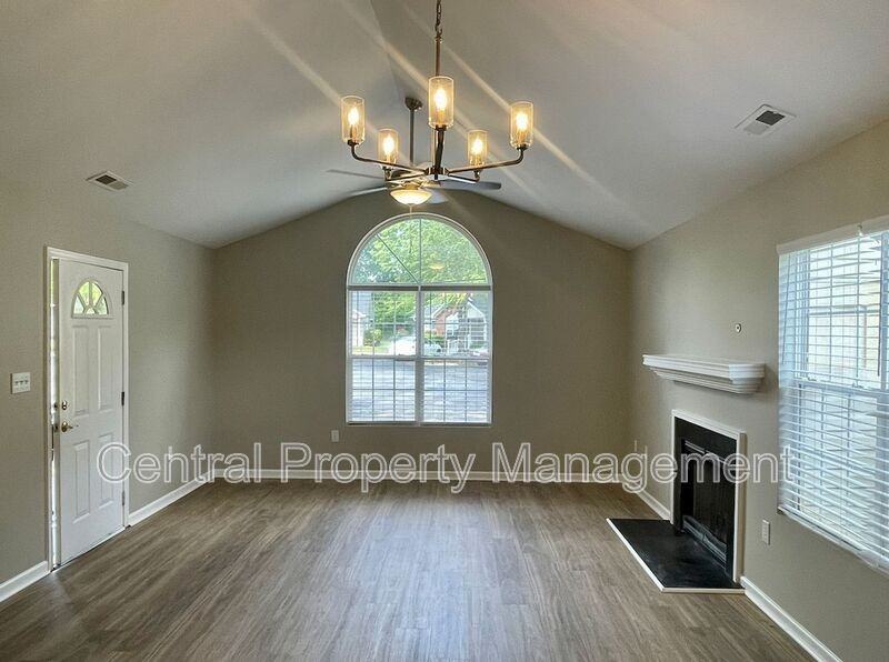 320 Woodruff Park Ln - Photo 2 of 8