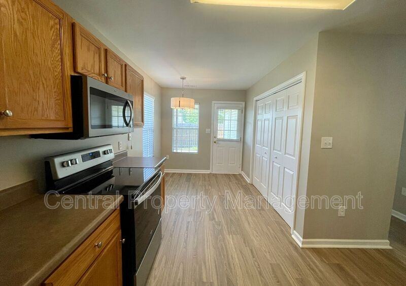 320 Woodruff Park Ln - Photo 4 of 8