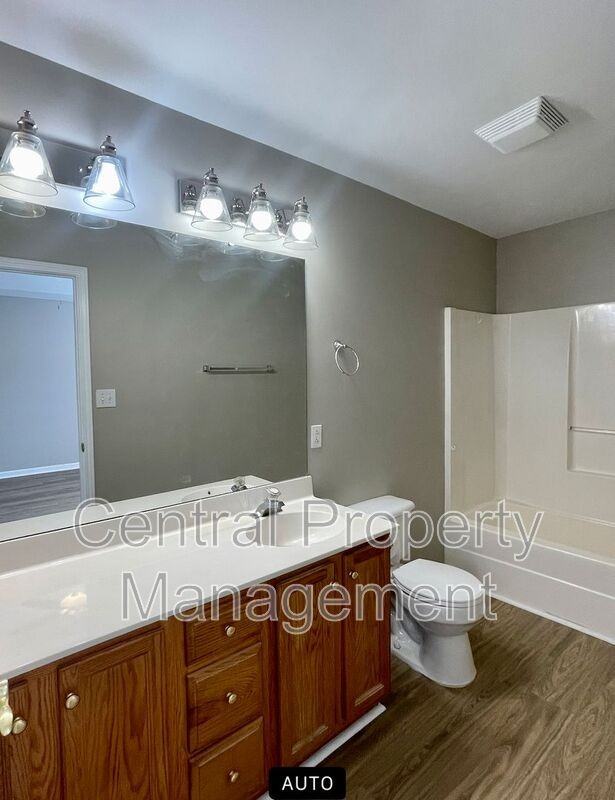 320 Woodruff Park Ln - Photo 5 of 8