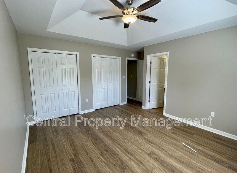 320 Woodruff Park Ln - Photo 6 of 8