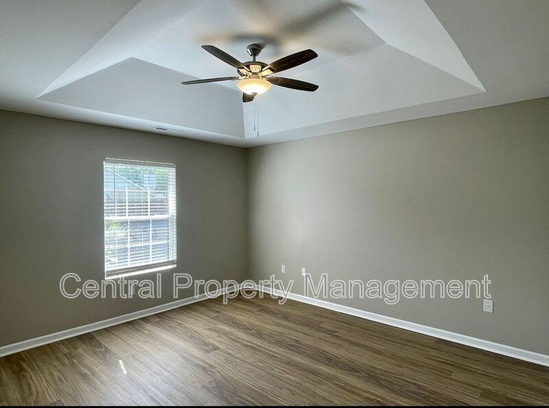 320 Woodruff Park Ln - Photo 7 of 8