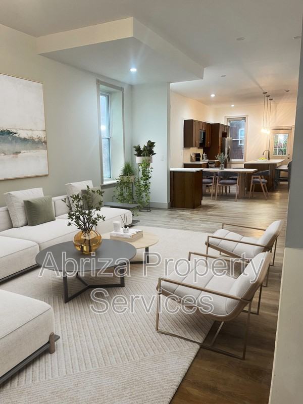 1725 S Tucker Blvd - Photo 2 of 11