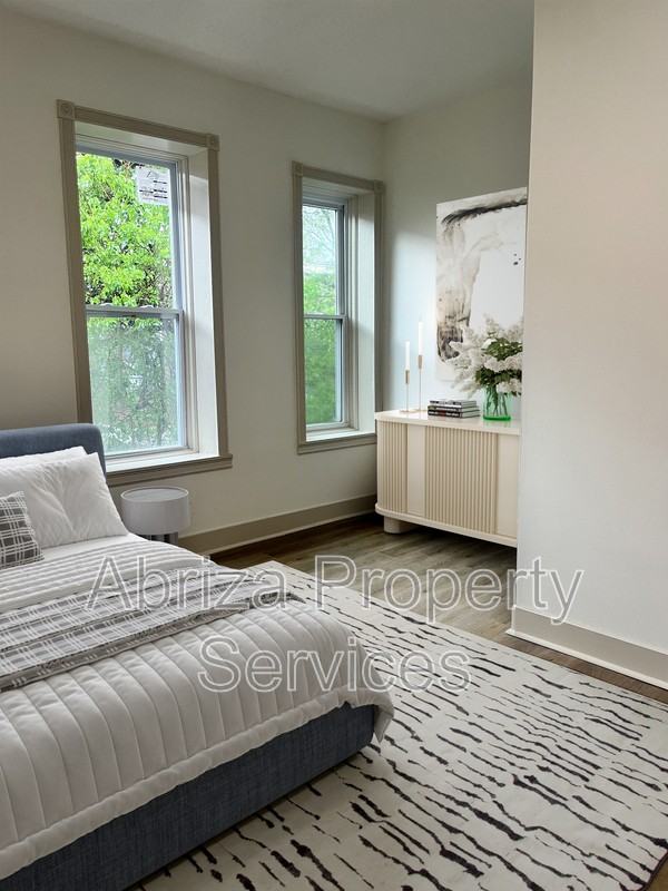 1725 S Tucker Blvd - Photo 7 of 11