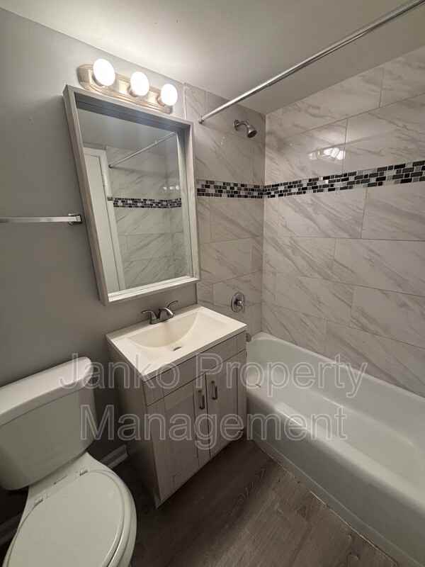 3331 Commercial Ave #10 - Photo 4 of 4
