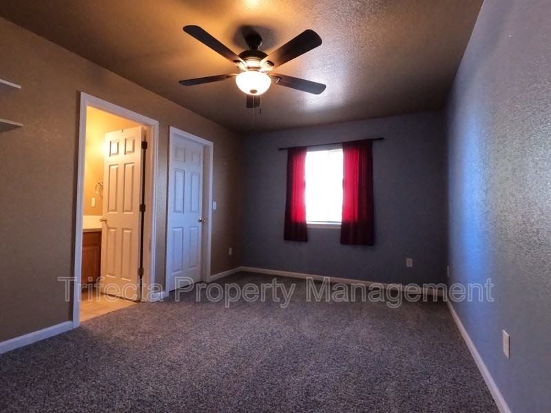 3627 Glenbarr Ct - Photo 5 of 16