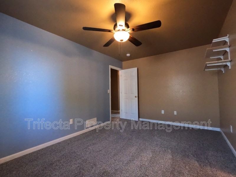 3627 Glenbarr Ct - Photo 7 of 16