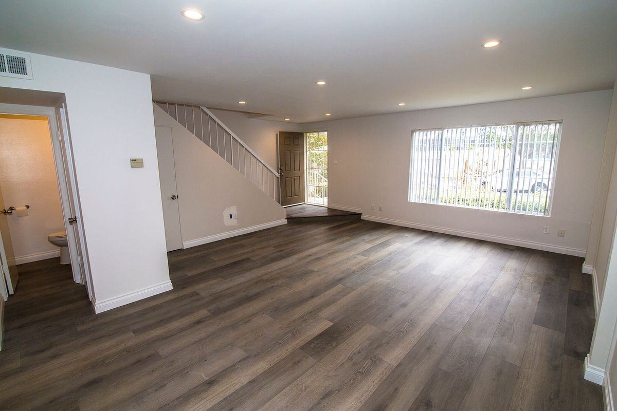 19111 Hamlin St ##2 - Photo 3 of 8