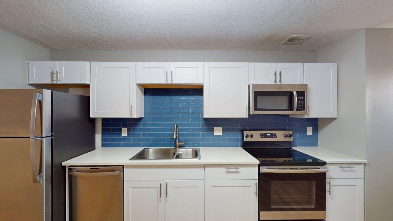 2614 Conchas St Ne - Photo 6 of 46