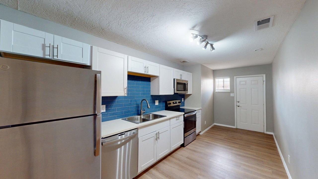 2614 Conchas St Ne - Photo 4 of 46