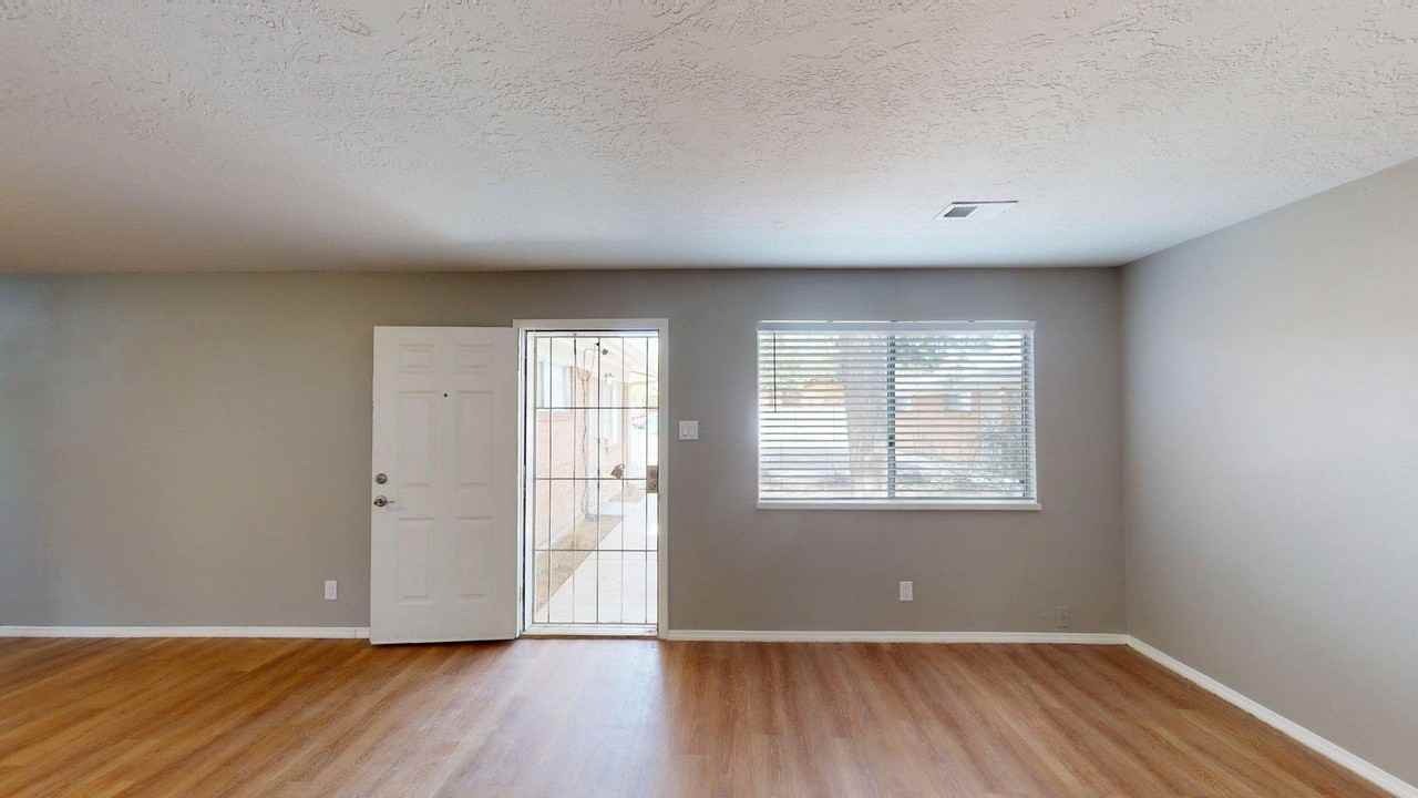 2614 Conchas St Ne - Photo 7 of 46