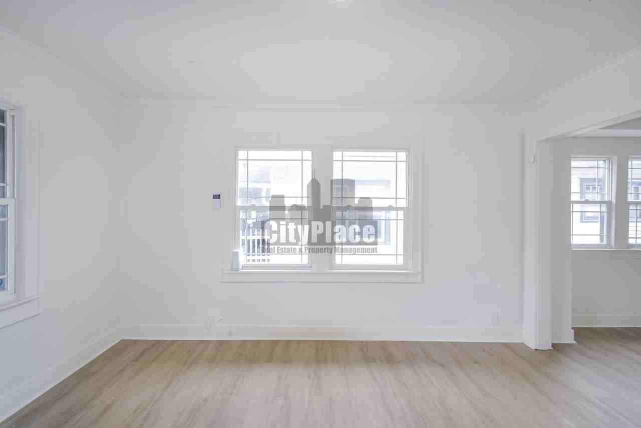 722 N Linwood Ave - Photo 7 of 20
