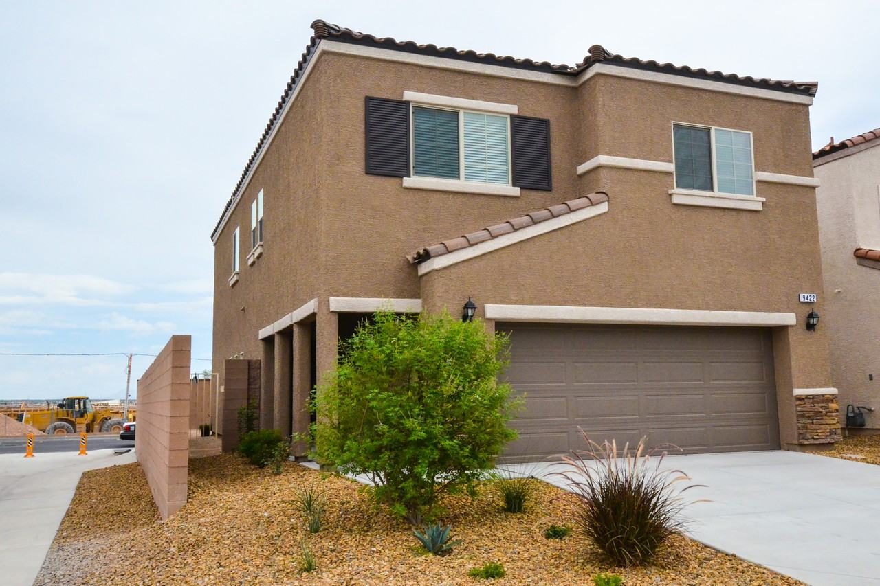 9422 Sand Tiger Ave - Photo 2 of 27