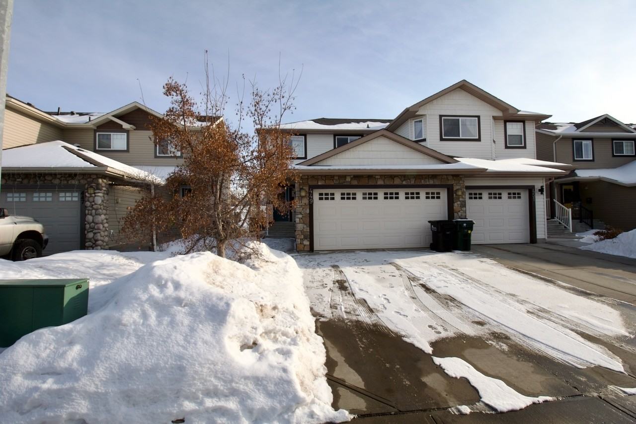 449 Charlotte Cres - Photo 3 of 39