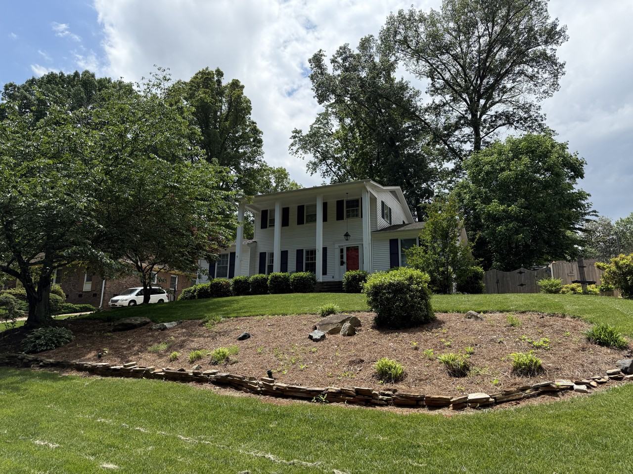 2115 Churchill Dr - Photo 2 of 27