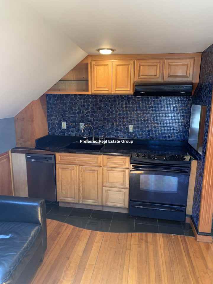 1034 N Main St #2 - Photo 2 of 13