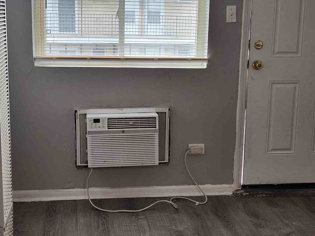 3341 Commercial Ave #21 - Photo 3 of 12