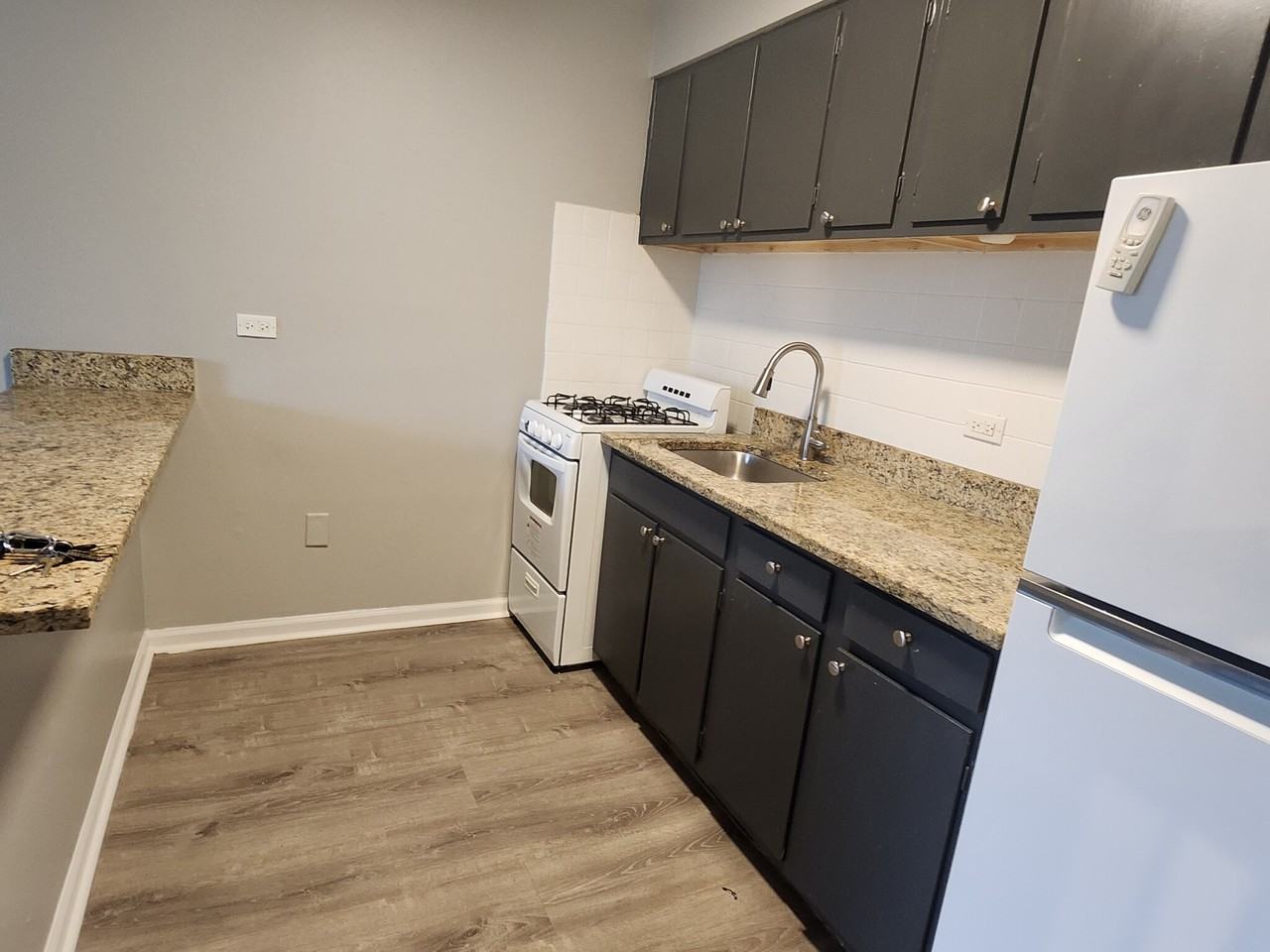 3341 Commercial Ave #21 - Photo 4 of 12