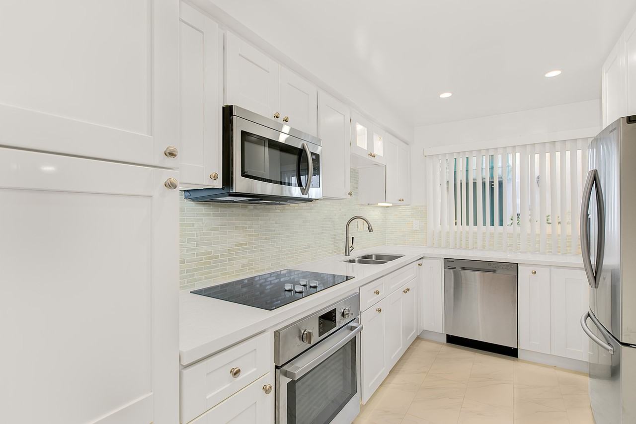 1745 Selby Ave #20 - Photo 2 of 30