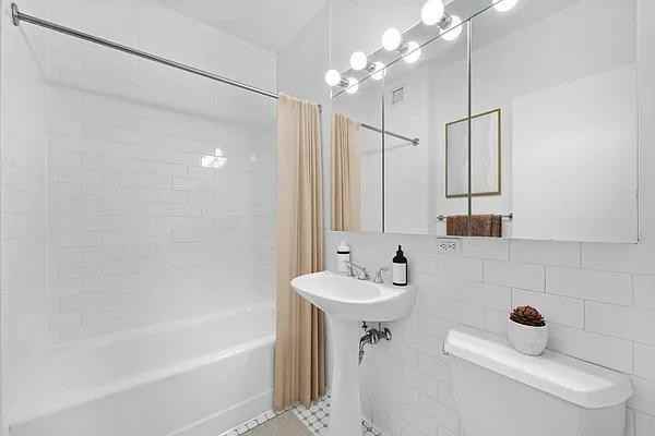 Washington St #8G - Photo 4 of 10