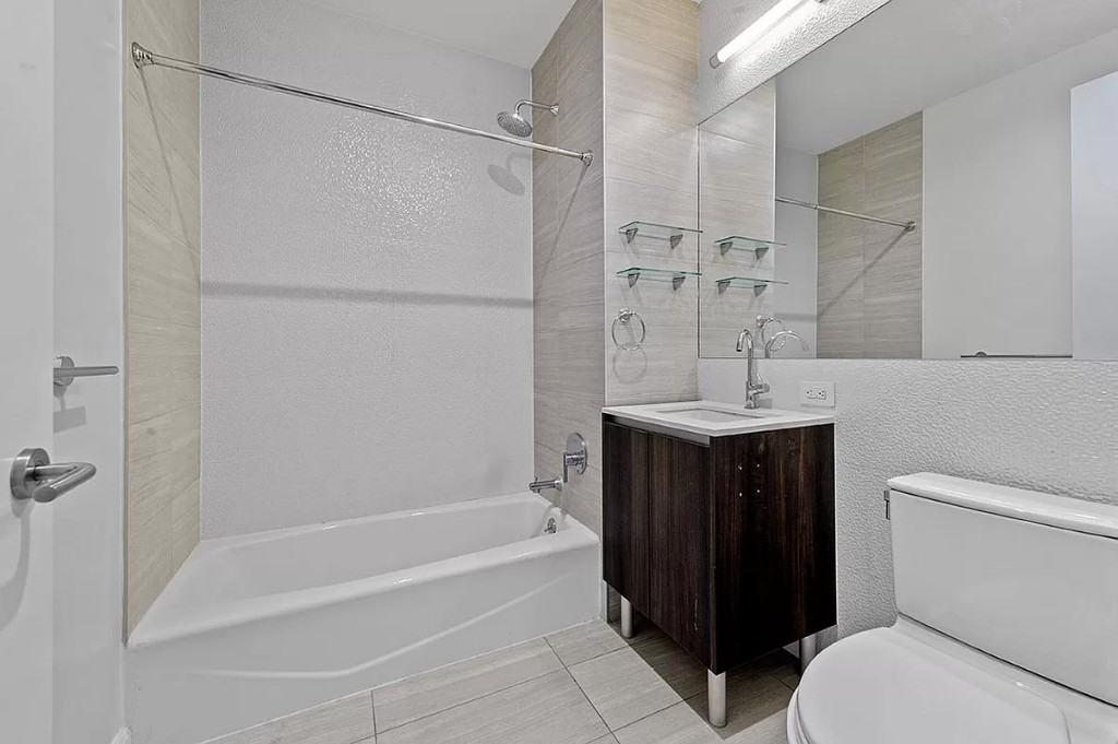 Park Row #6C - Photo 3 of 4