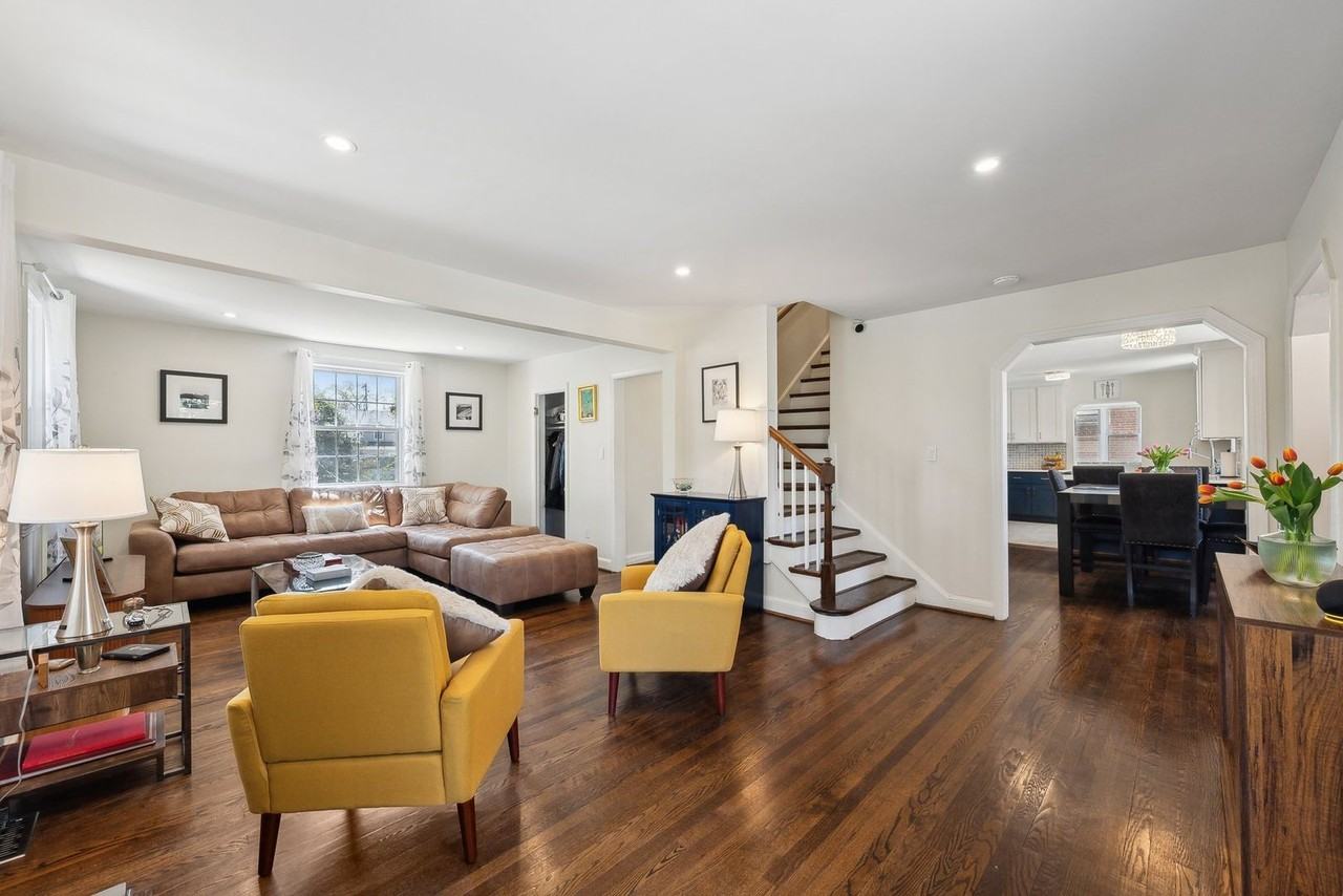 6511 Foster St - Photo 2 of 38