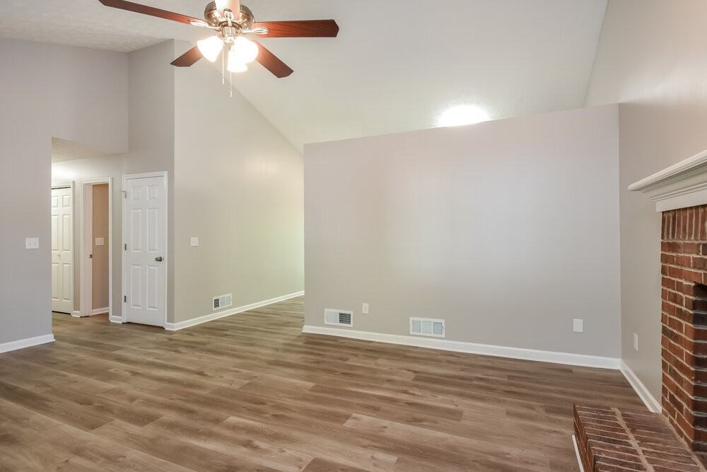 580 Toonigh Rd - Photo 5 of 17
