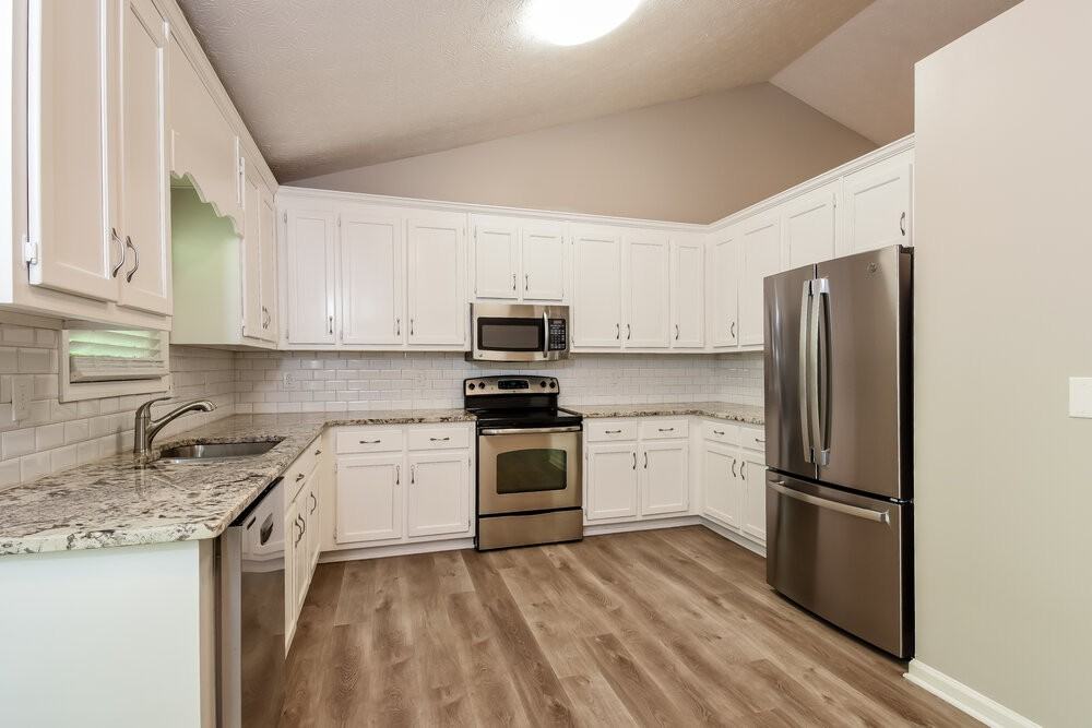 580 Toonigh Rd - Photo 7 of 17