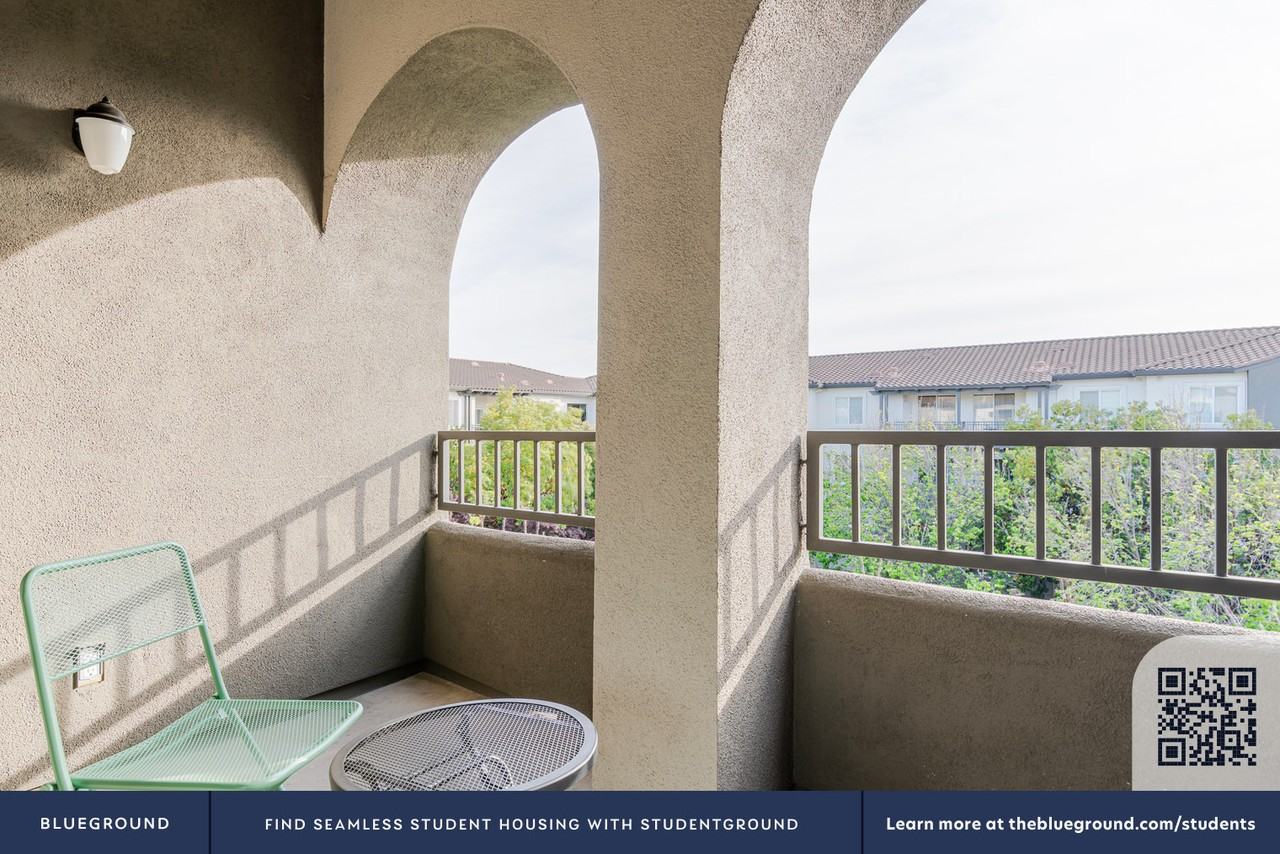 700 Agnew Road - Photo 7 of 47