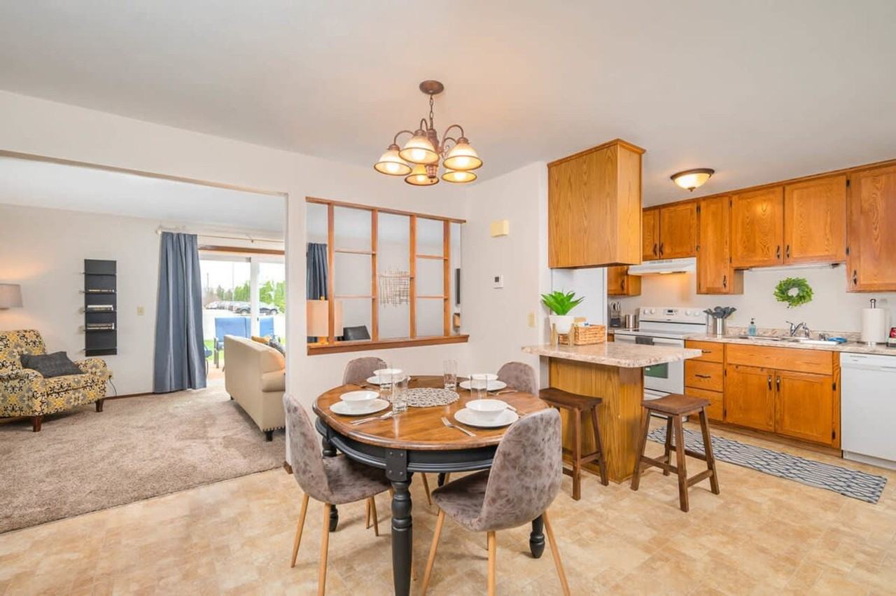 1207 W Ridgeview Dr #1061620P - Photo 2 of 14