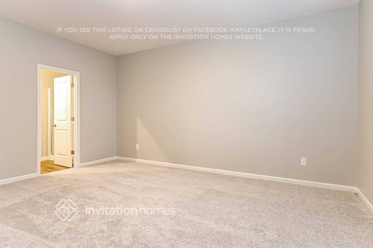 617 Friesland Dr - Photo 7 of 18