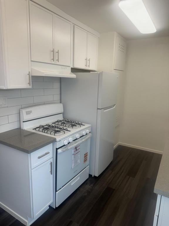 926 Orchard Dr - Photo 4 of 10