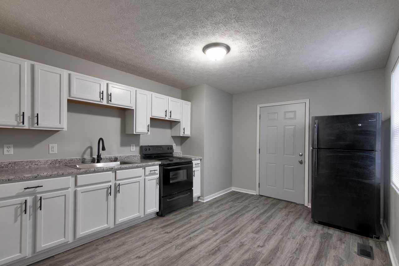 629 Swan St #B - Photo 4 of 14