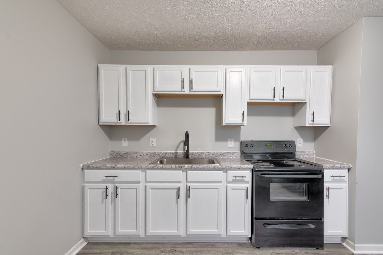 629 Swan St #B - Photo 2 of 14