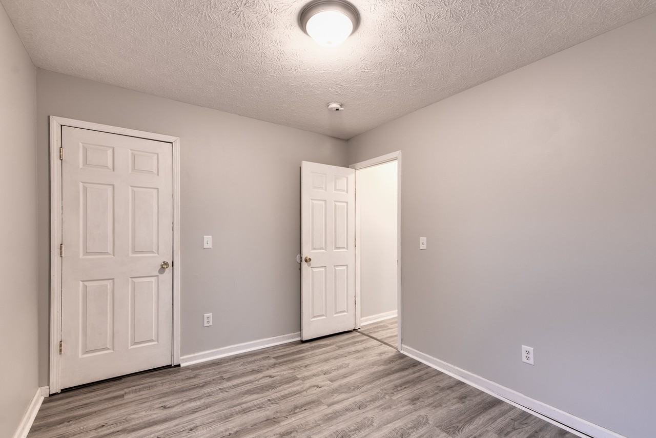 629 Swan St #B - Photo 7 of 14