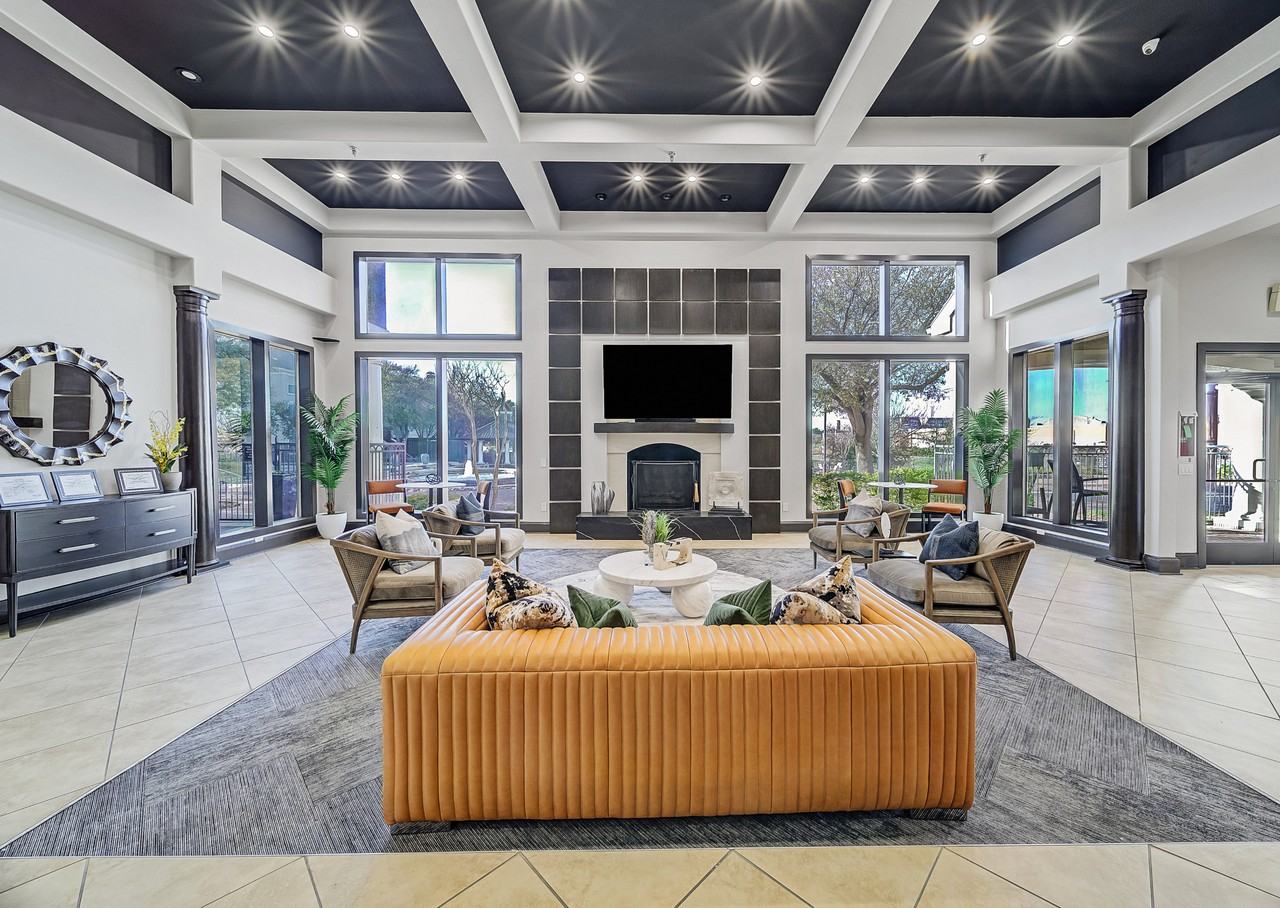 Grand Venetian at Las Colinas - Photo 2 of 50