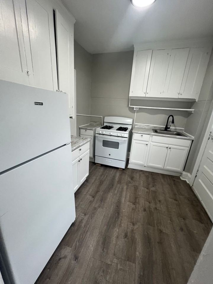2814 Hampshire Road - Photo 4 of 27